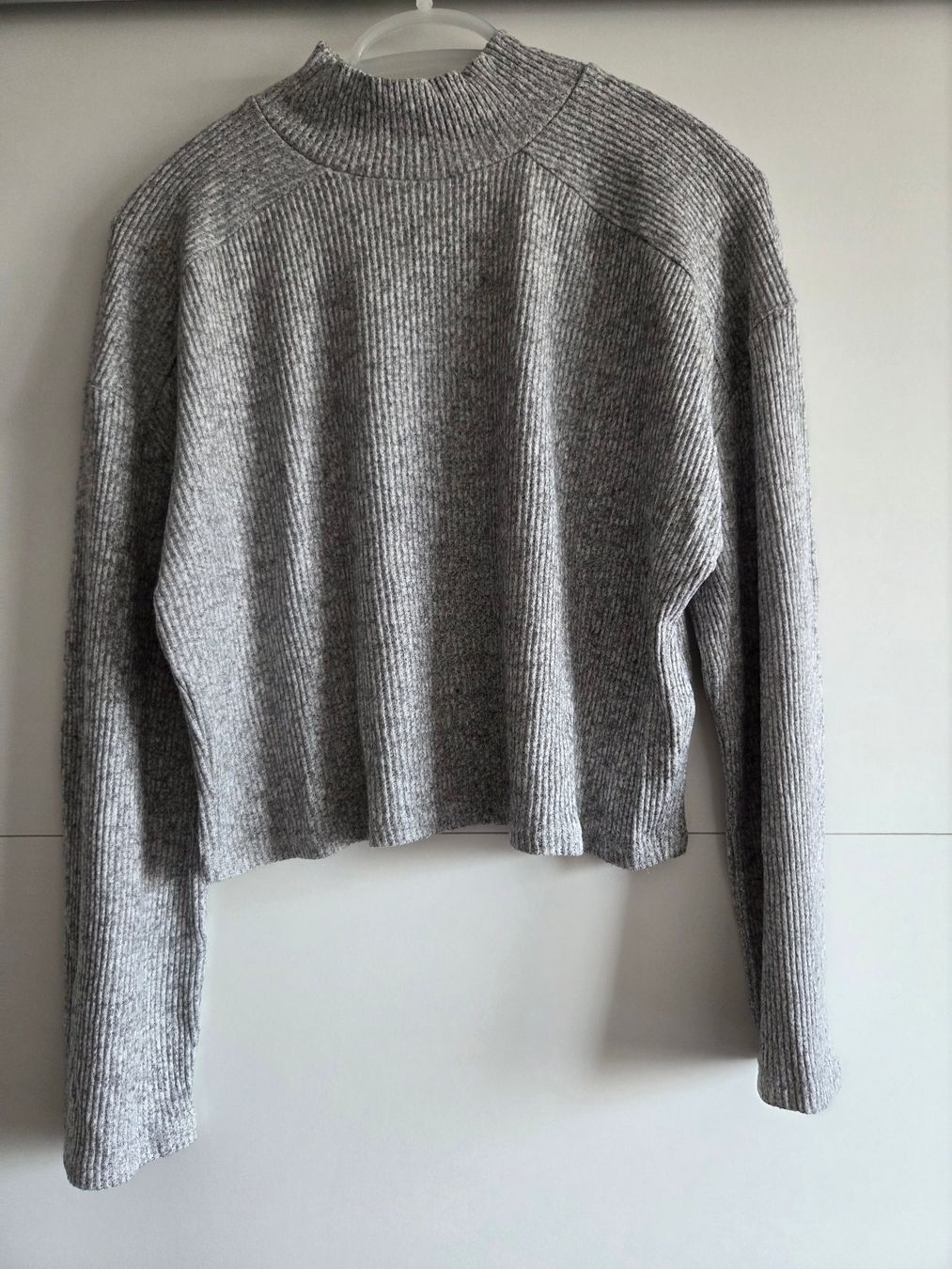 Topshop Top: TOPSHOP Pull gris côtelé, taille 34/36 – Nuovo (secondo la descrizione) da Chavannes-Renens venduto da mau_8rwz