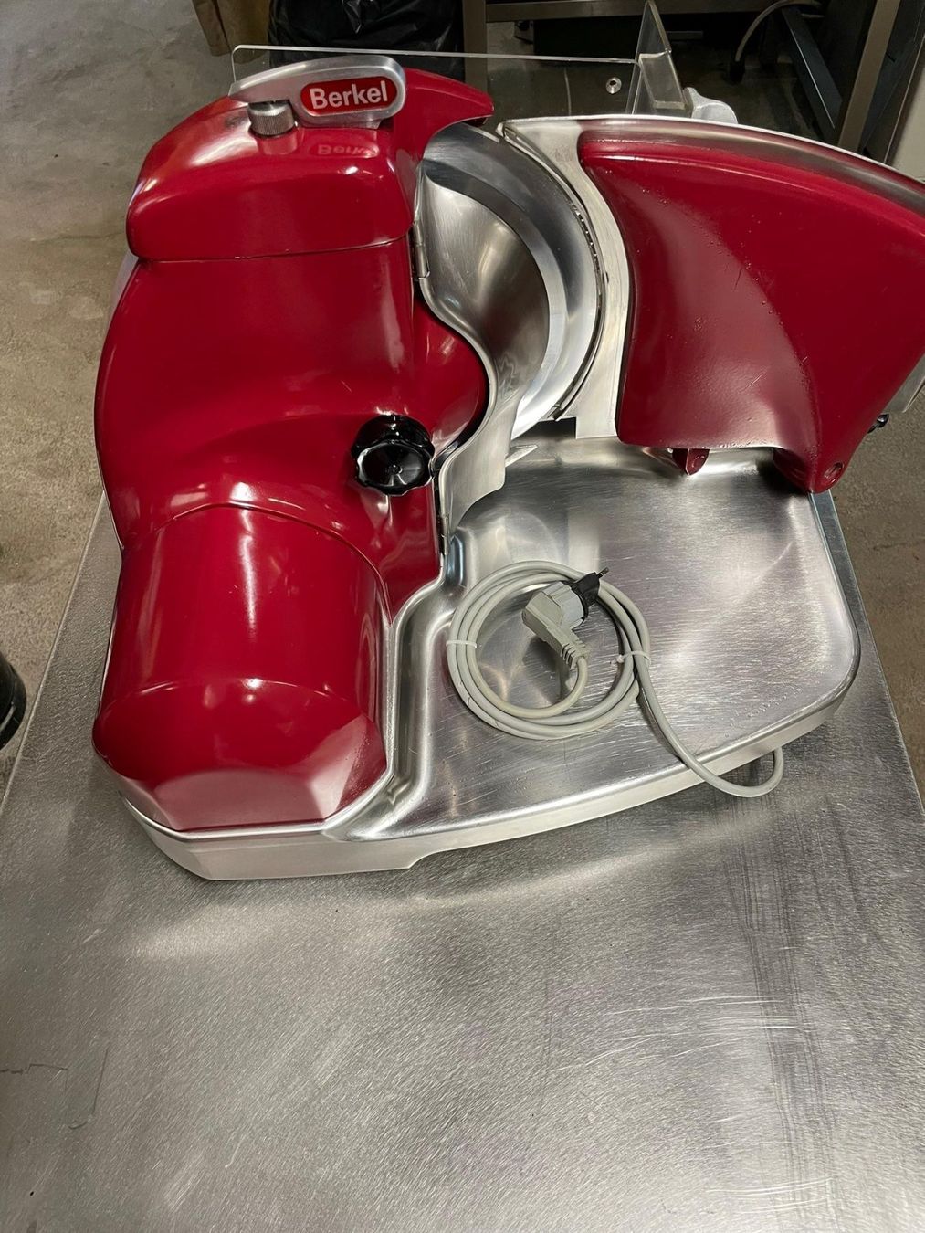 Elettrodomestici da cucina: Berkel 834S Aufschnittmaschine – Usato da Rupperswil venduto da pimi88 6