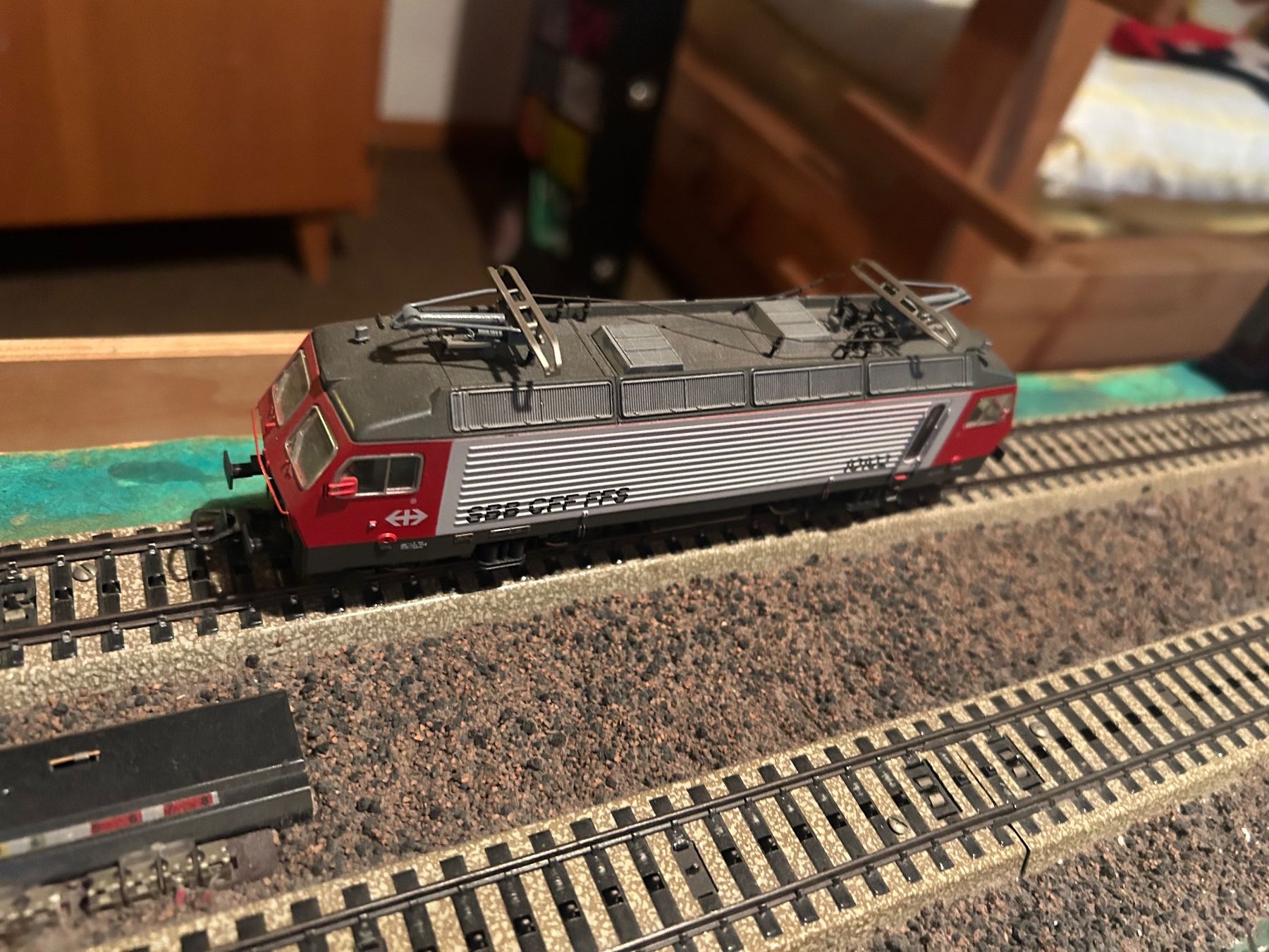 Roco Modelleisenbahnen: SBB E-Lok Re 4/4 IV 10102 – Gebraucht aus Langenthal von jon_qyy7 4