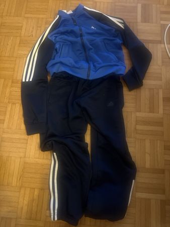 Tuta Adidas blu e blu scuro taglia 152 cm usata