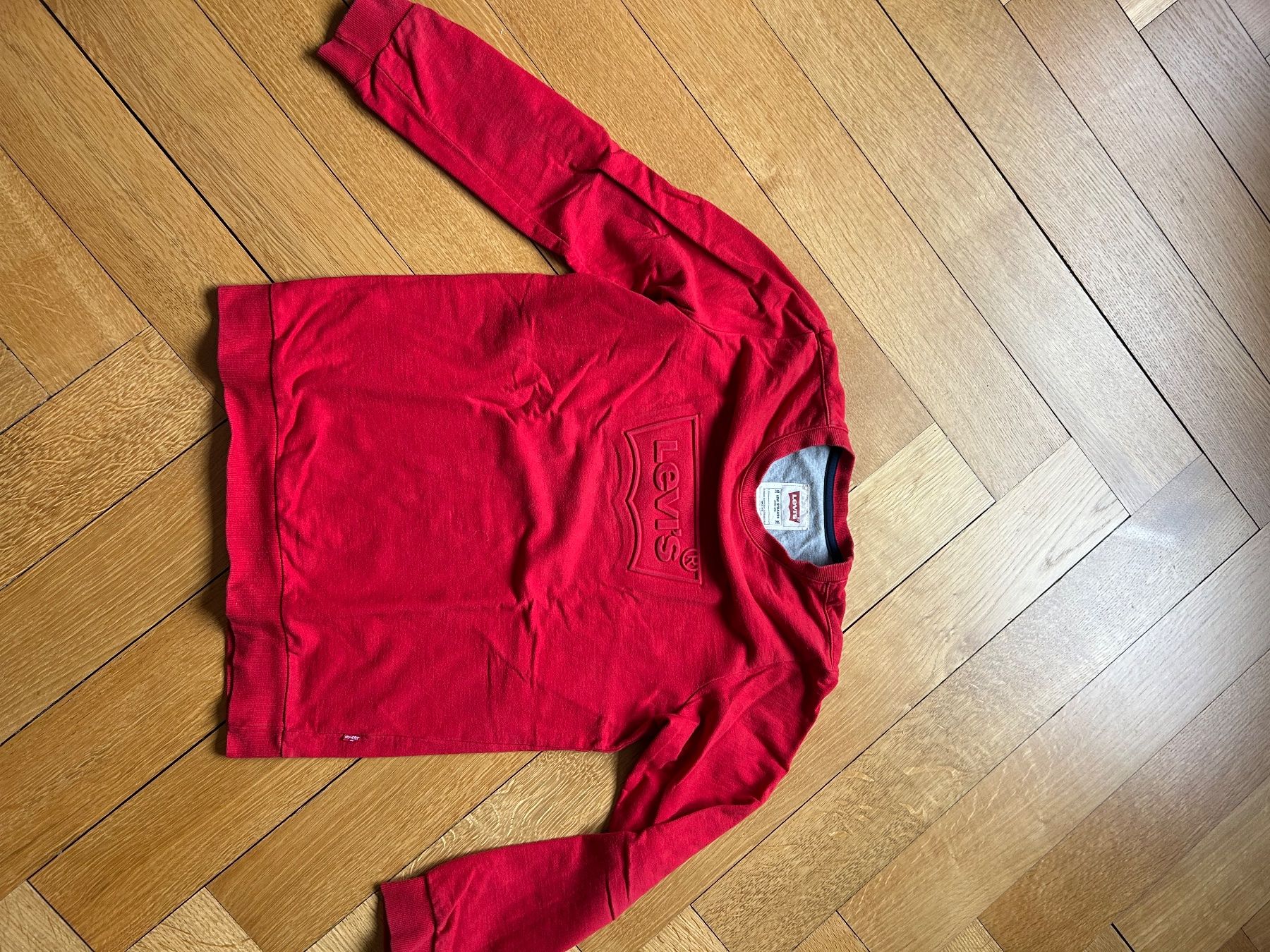 Levi's Pulls & Sweat-shirts: Rework Pullover Levi‘s rot – D'occasion à Bern par tschaesiii