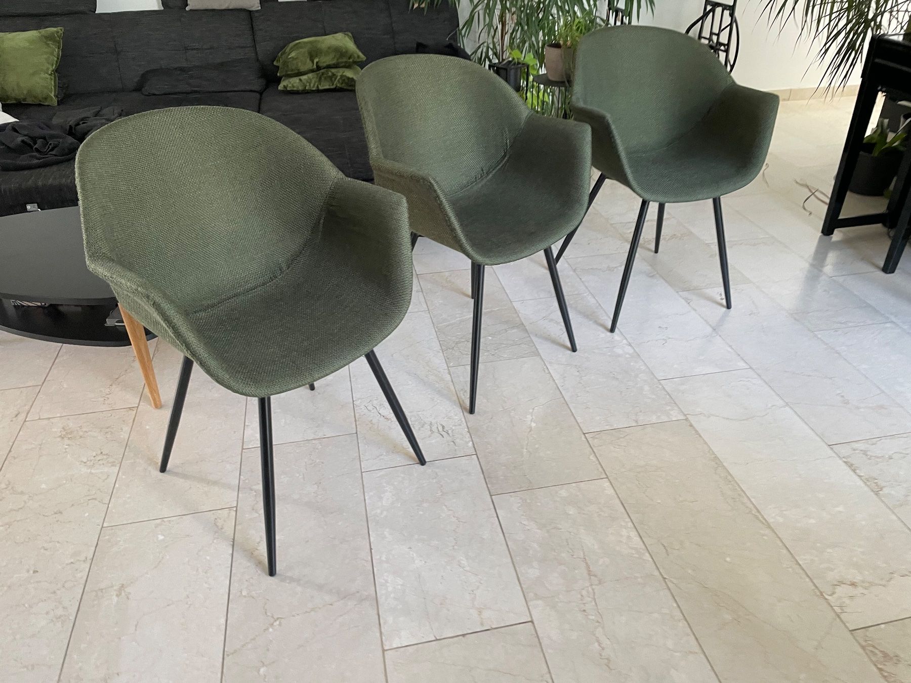 Livique Sedie: 3 Schalenstühle – Usato da Chur venduto da Papillon404