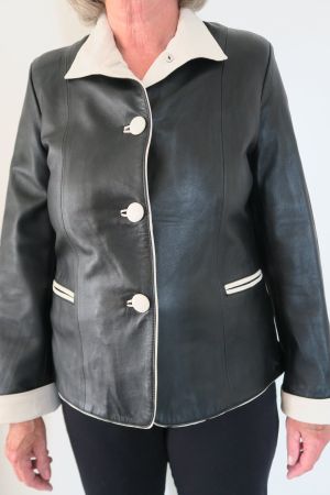 Sehr schöne Lederjacke, echt Leder.
