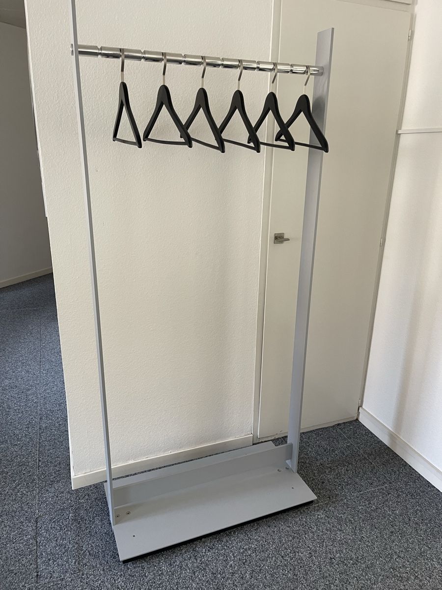 Garderobe: Garderobeständer – Gebraucht aus Liestal von zel_qv8x 1