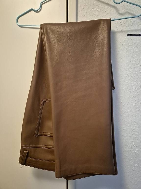 Pantaloni: Kunstlederhose taupe Grösse 38 – Usato da Allschwil venduto da Sandyheart 3