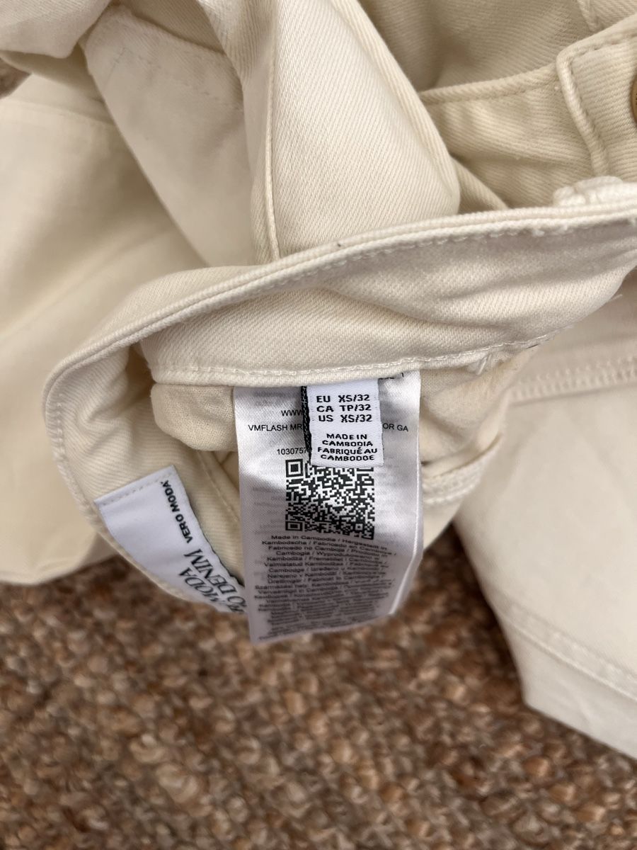 Vero Moda Jeans: Cremfarbene Vero Moda Jeans – Nuovo (secondo la descrizione) da Neudorf venduto da wen_9jfq 3