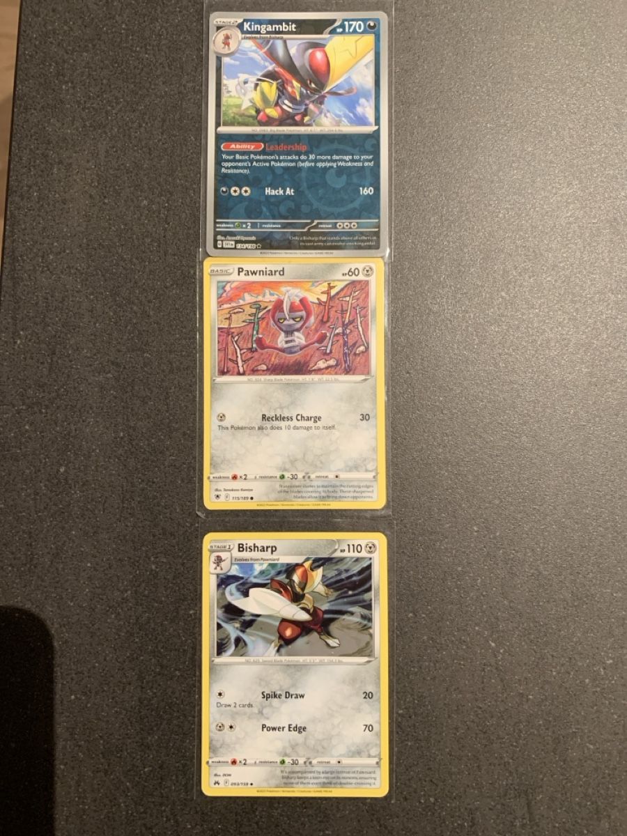 Pokémon Carte collezionabili: 3 Pokémon Karten Kingambit, Bisharp, Pawniard – Usato da St. Gallen venduto da Jvegas