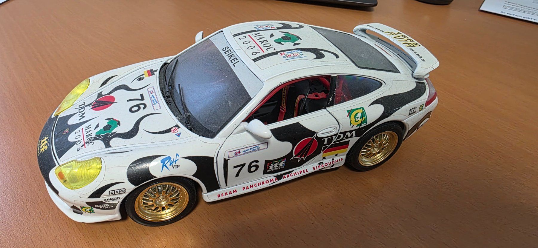 Porsche Modellini d'auto: Porsche 911 Carrera 1997 1/18 – Usato da Unterkulm venduto da Spaescu