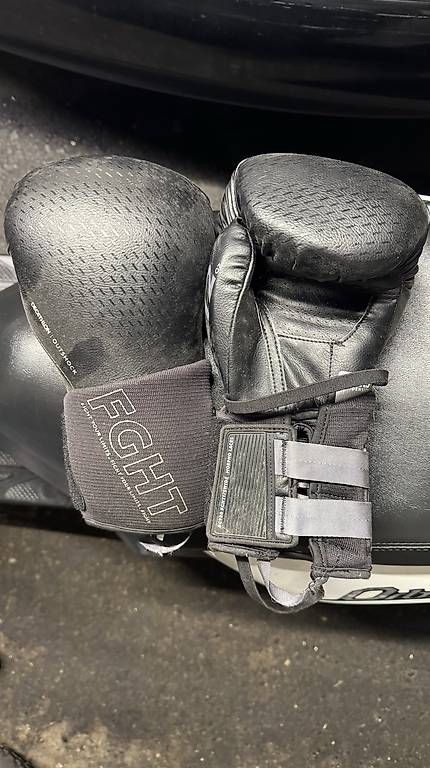 Gants & mitaines : Guanti da box – D'occasion à Figino par Brusca73