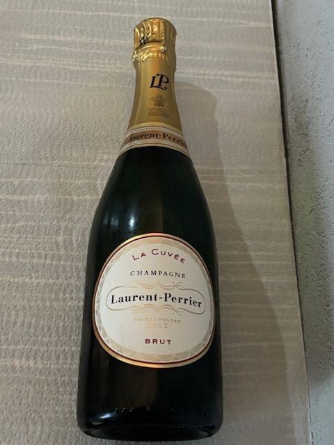Laurent Perrier Bevande alcoliche: Champagne Laurent-Perrier "La Cuvée" Brut – Nuovo (secondo la descrizione) da Corcelles-Payerne venduto da coach 3
