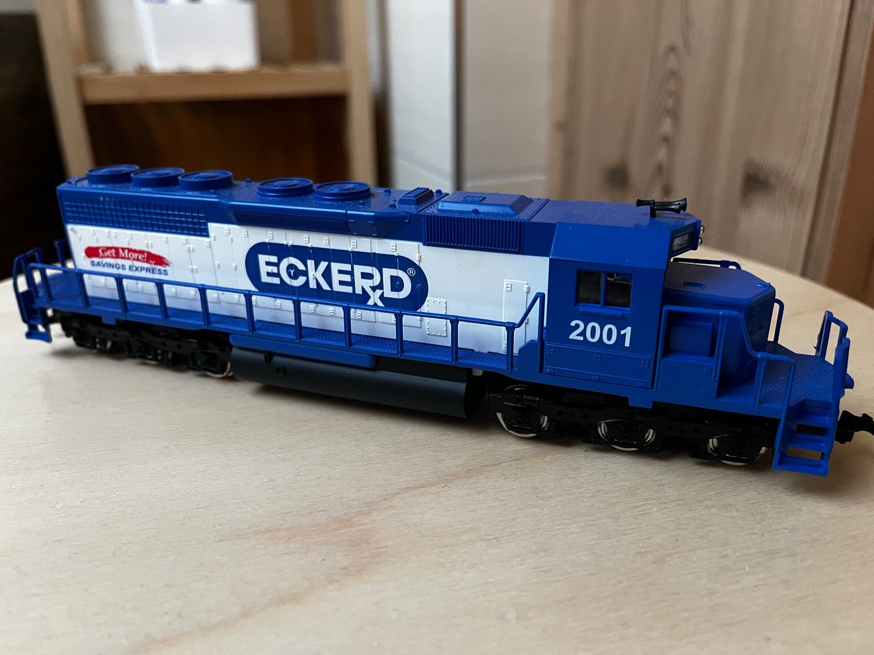 Mehano Modellini di ferrovie: Mehano EMD USA Loco "Eckerd" – Usato da Mollis venduto da zurichakos
