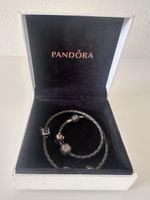 Pandora Lederarmband mit 5 Charms, sehr gutem Zustand