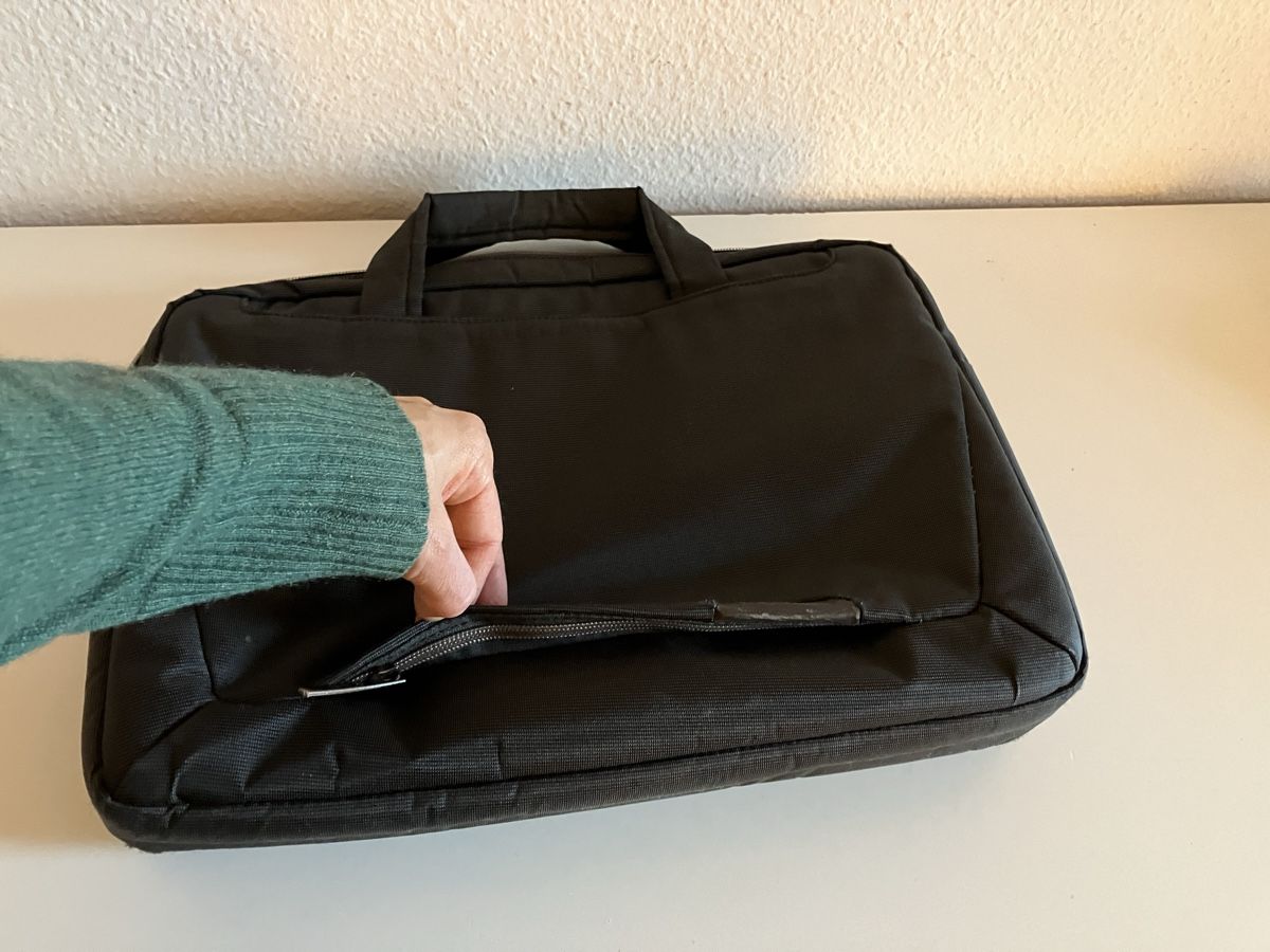Tucano Borse: Notebooktasche / Sacoche ordinateur portable – Usato da Zürich venduto da juliearlt 2