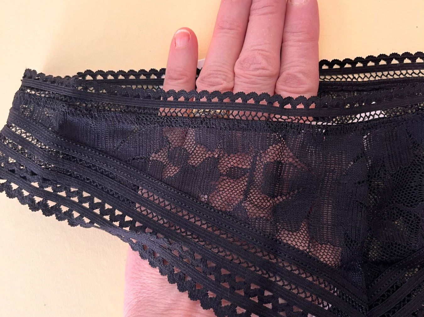 Passionata Altra biancheria intima: String, PASSIONATA, Grösse 36, Schwarz mit Blumenmuster – Nuovo e nell'imballaggio originale da Rudolfstetten venduto da gst_g7xl 3