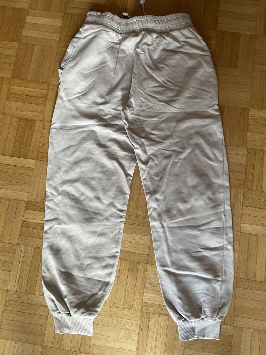 Bershka Tute: BERSHKA tuta training – Usato da Losone venduto da Chanty1970 1