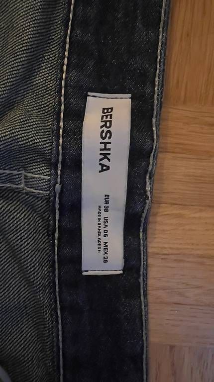 Pantaloni: Hosen/Shorts Bershka – Usato da Pratteln venduto da nt.geschenkshop 2