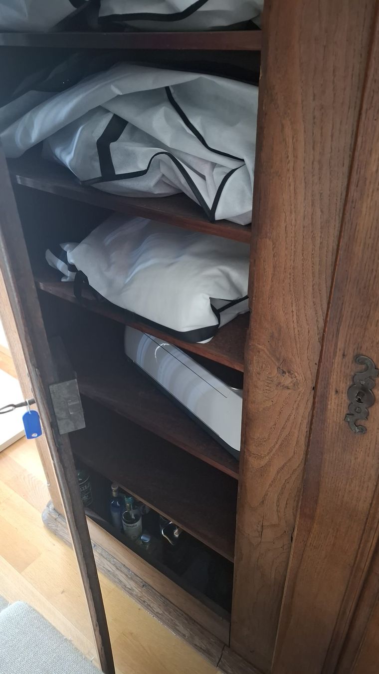 Armadi: Schrank massive Eiche, Höhe 225cm – Usato da Gwatt (Thun) venduto da nic_w8vp 2