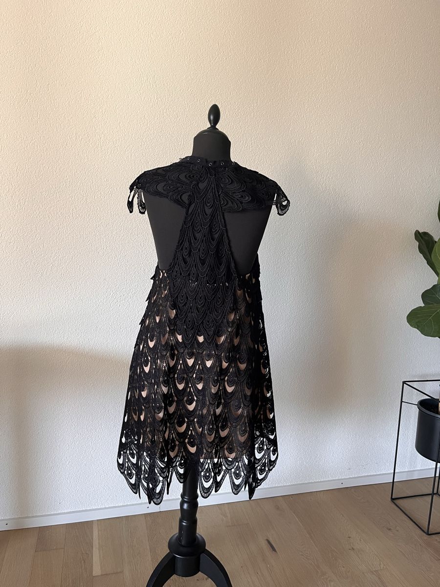 Robes: Kleid gr. M/L Spitze schwarz – D'occasion à Rüthi (Rheintal) par Yulia_T 4