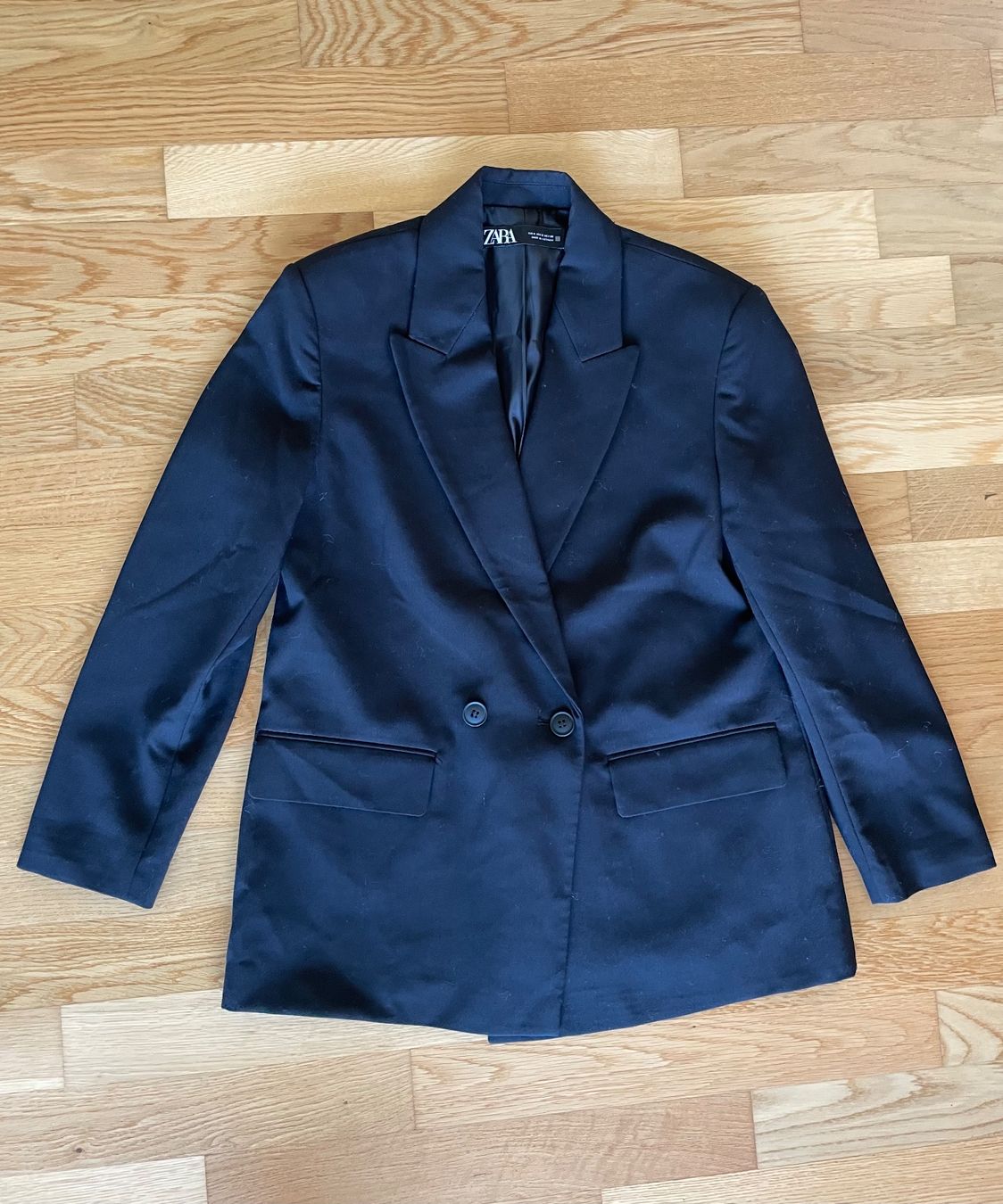 Zara Vestes: Schwarze Jacke ZARA – D'occasion à Richterswil par IrynaL