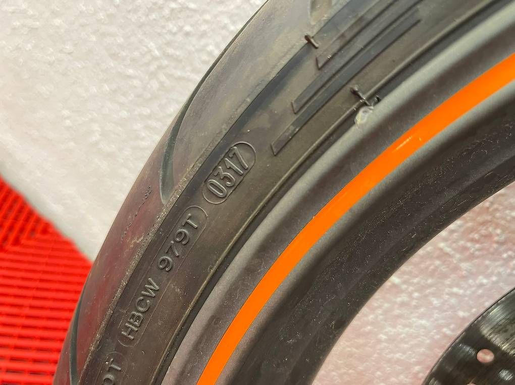 Pneus & Kompletträder: KTM 990 Super Duke Räder Radsatz – Gebraucht aus Diessenhofen von MotoshopZachmann 3