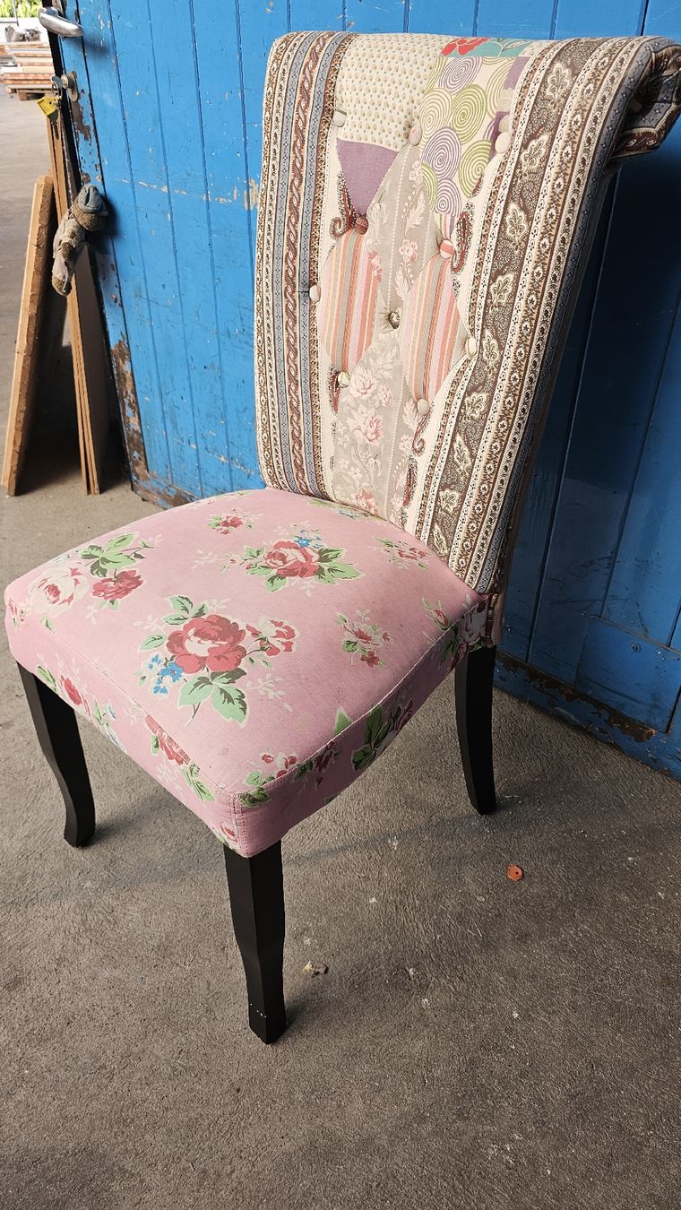 Sedie: Stuhl Stoff rosa Blumenmuster floral – Usato da Koppigen venduto da Bracher_Mail-House 1