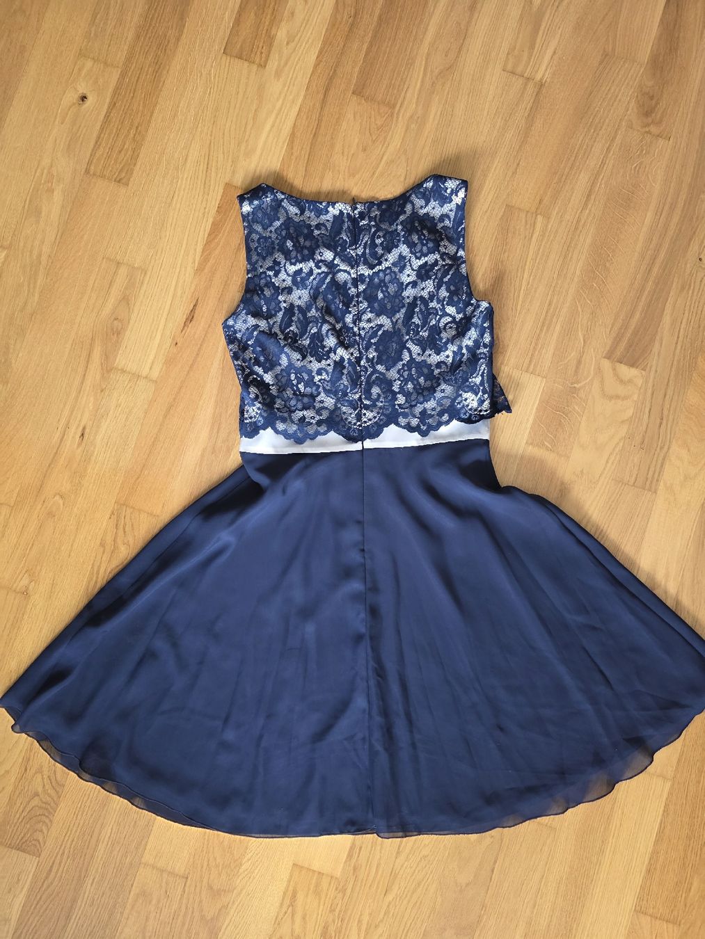 Vestiti: Kleid mit Schal von Weise – Usato da Solothurn venduto da leo_8kdh 2