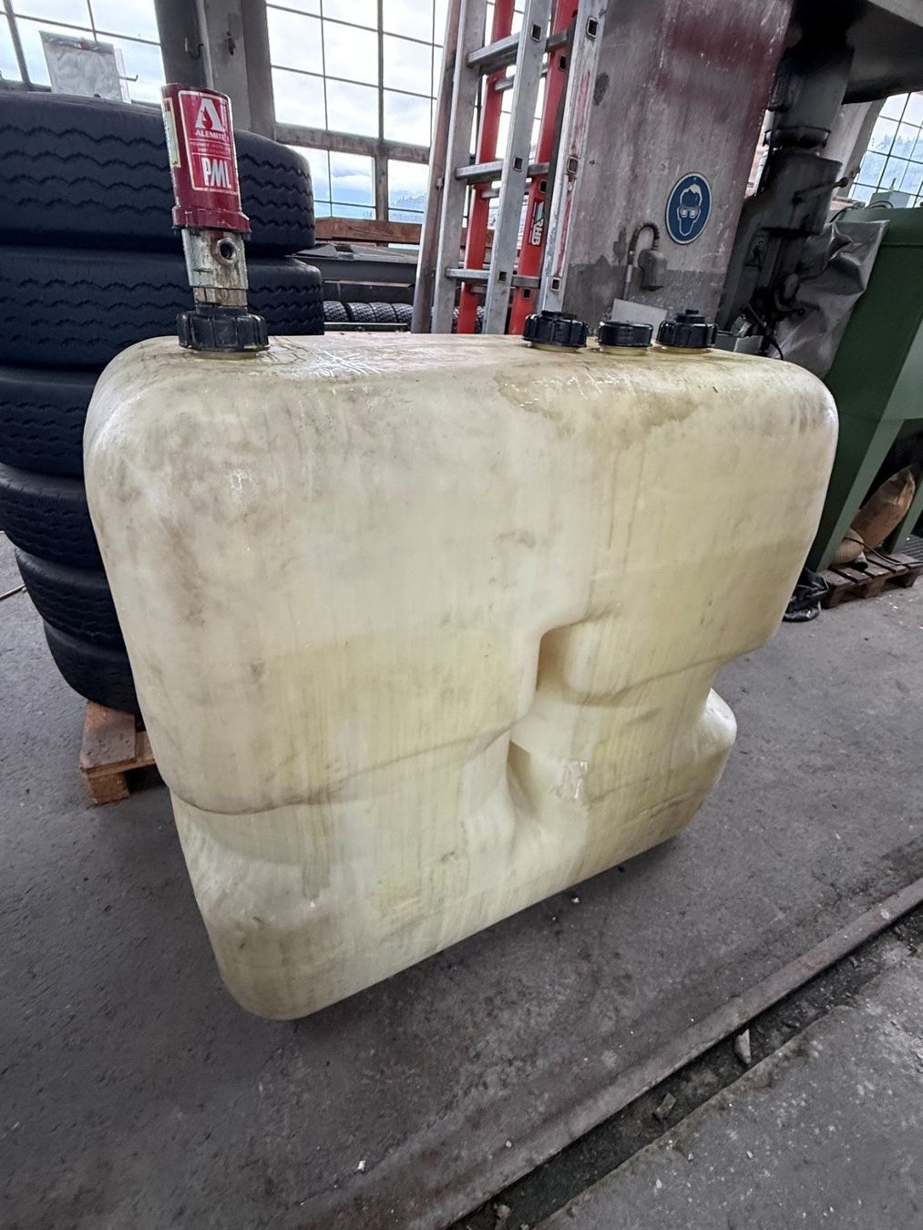 Accessori per altri veicoli: 1000L Tank, gebraucht. – Usato da Heiden venduto da ABGarage 3