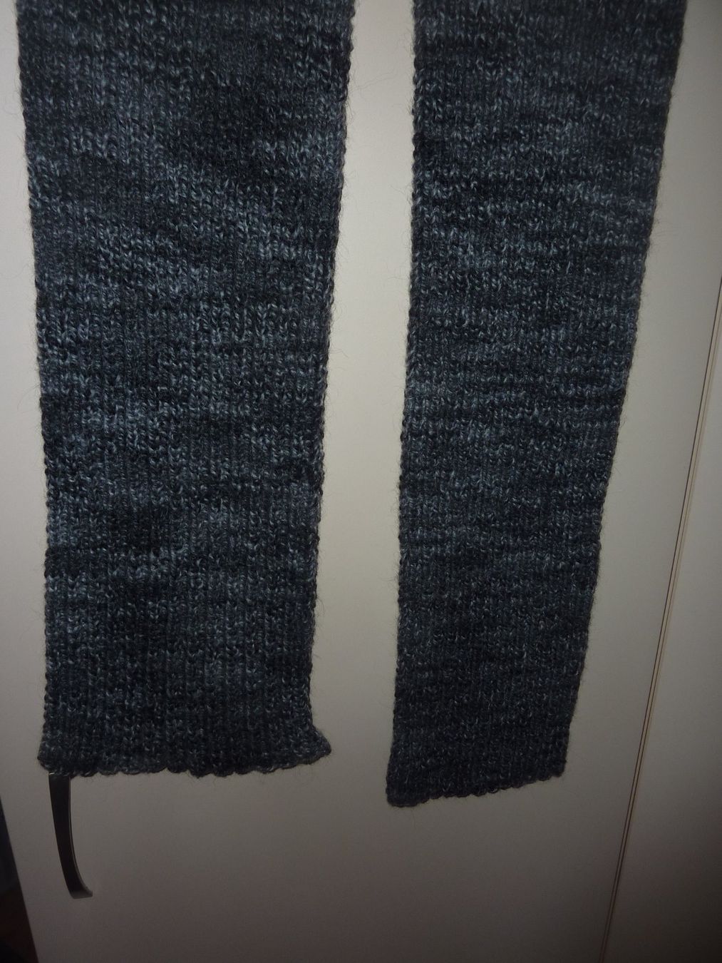 Foulard & Sciarpe: Handgestrickter, warmer Winterschal, Grau-meliert, Neu – Nuovo (secondo la descrizione) da Triengen venduto da Nussbaum14 1