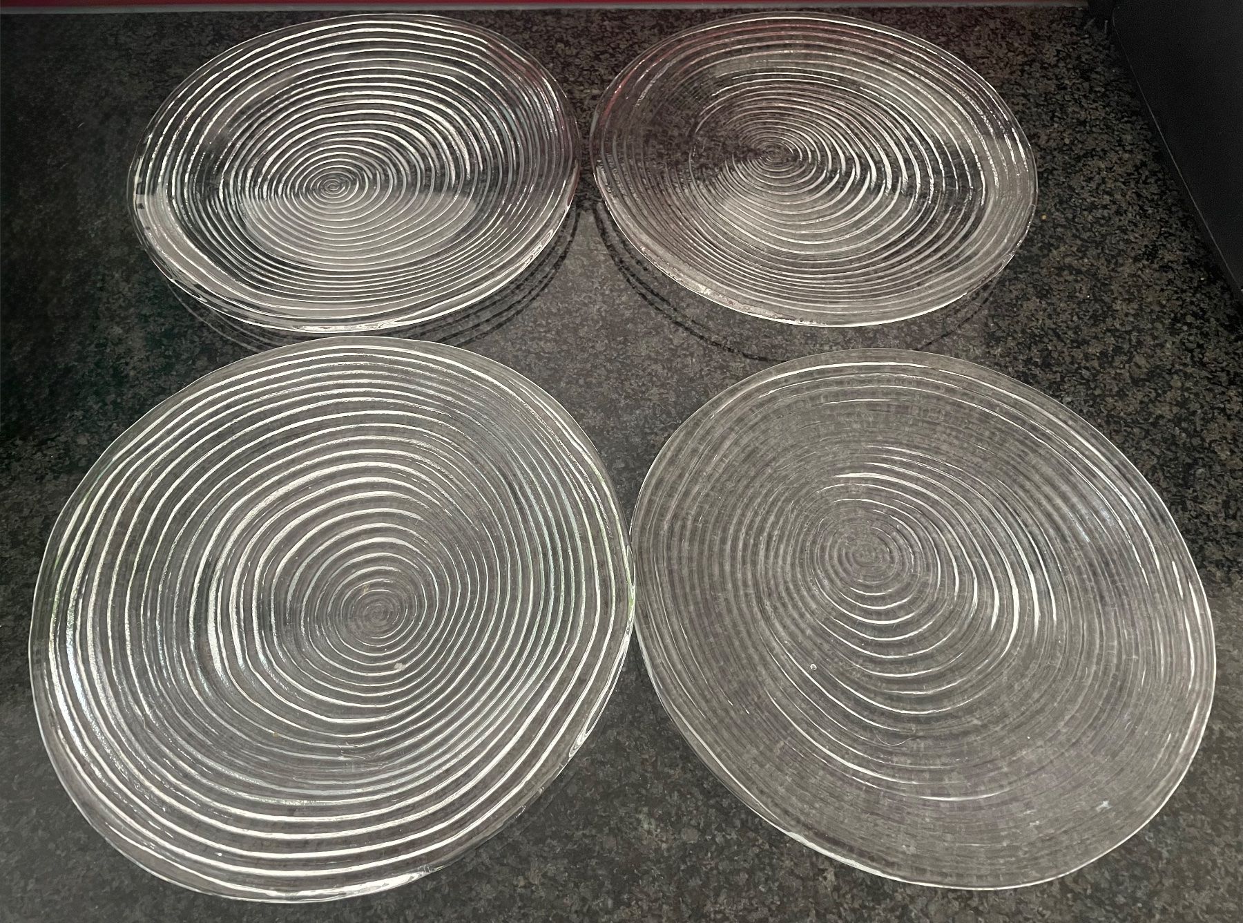 Teller: 4 Glas Dessert, Salatteller – Gebraucht aus Zuerich von poeteterli