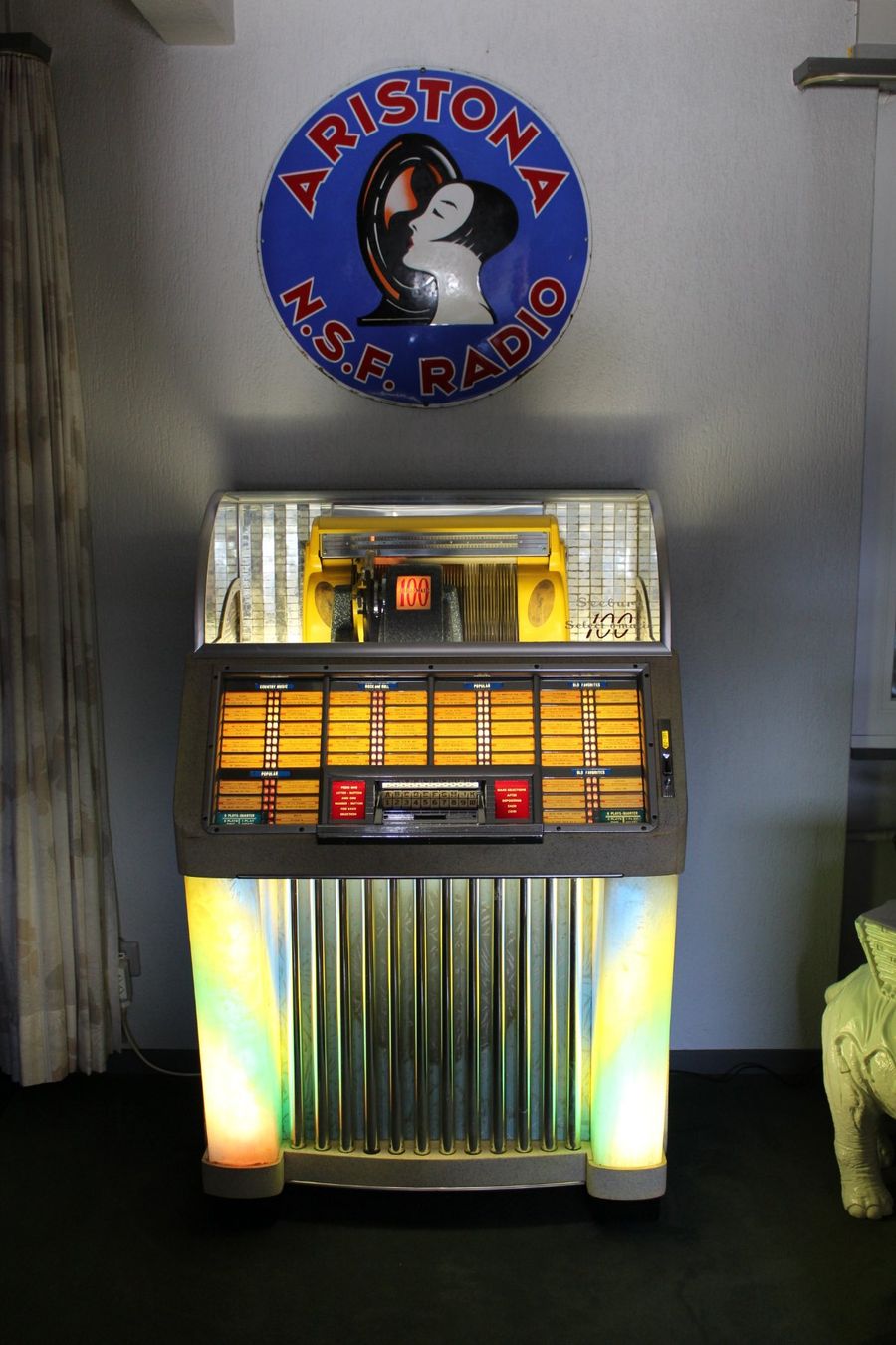 Seeburg Jukebox: Seeburg M100C Musikbox Jukebox – Usato da Worben venduto da Juno48 1