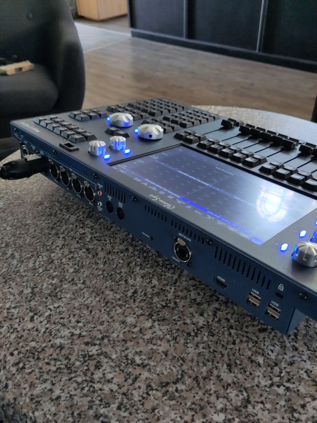 Chamsys Sistema di controllo: Console d'éclairage ChamSys MagicQ MQ50 – Usato da La Chaux-de-Fonds venduto da JeanSeb 3