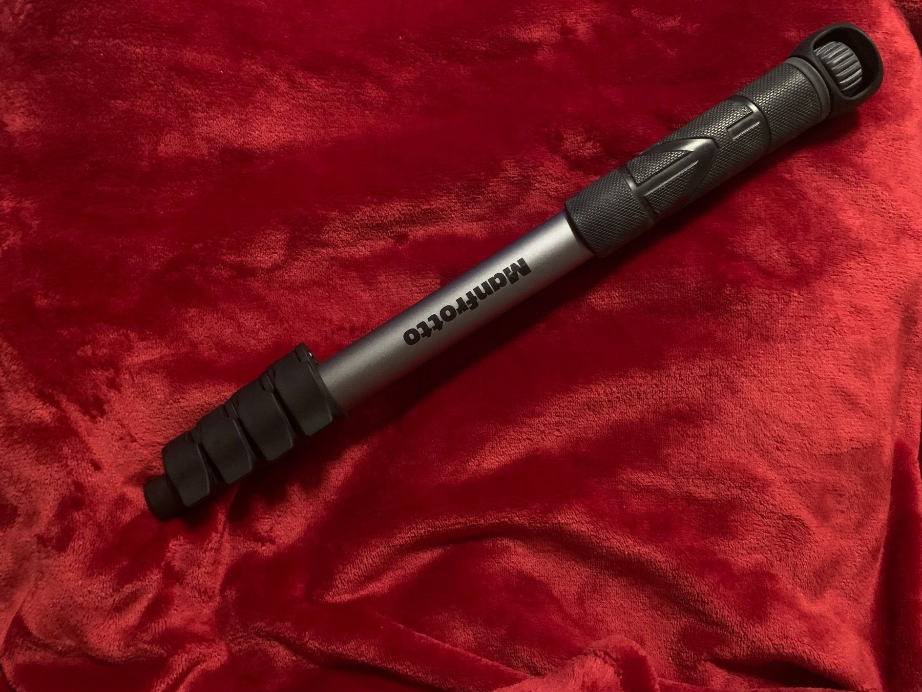 Manfrotto Treppiedi & Teste: Manfrotto Stativ – Nuovo (secondo la descrizione) da Aarau Rohr venduto da Pascii234