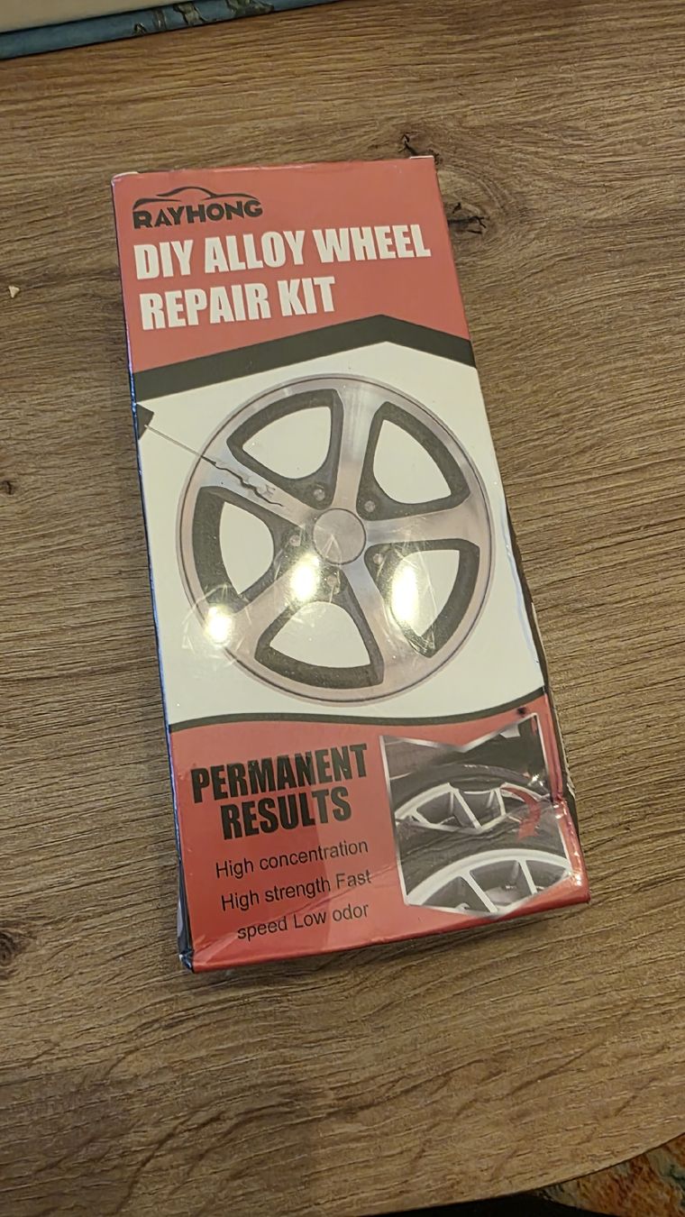 Tutti pezzi di ricambio auto: wheel scratch repair kit – Nuovo e nell'imballaggio originale da Zürich venduto da Asimpleguy
