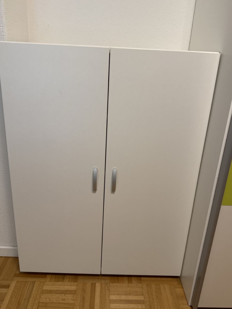 Cassettiere: Window Schweizer Möbel Schrank weiss 4 Einlegeböden – Usato da Wolhusen venduto da Subi688