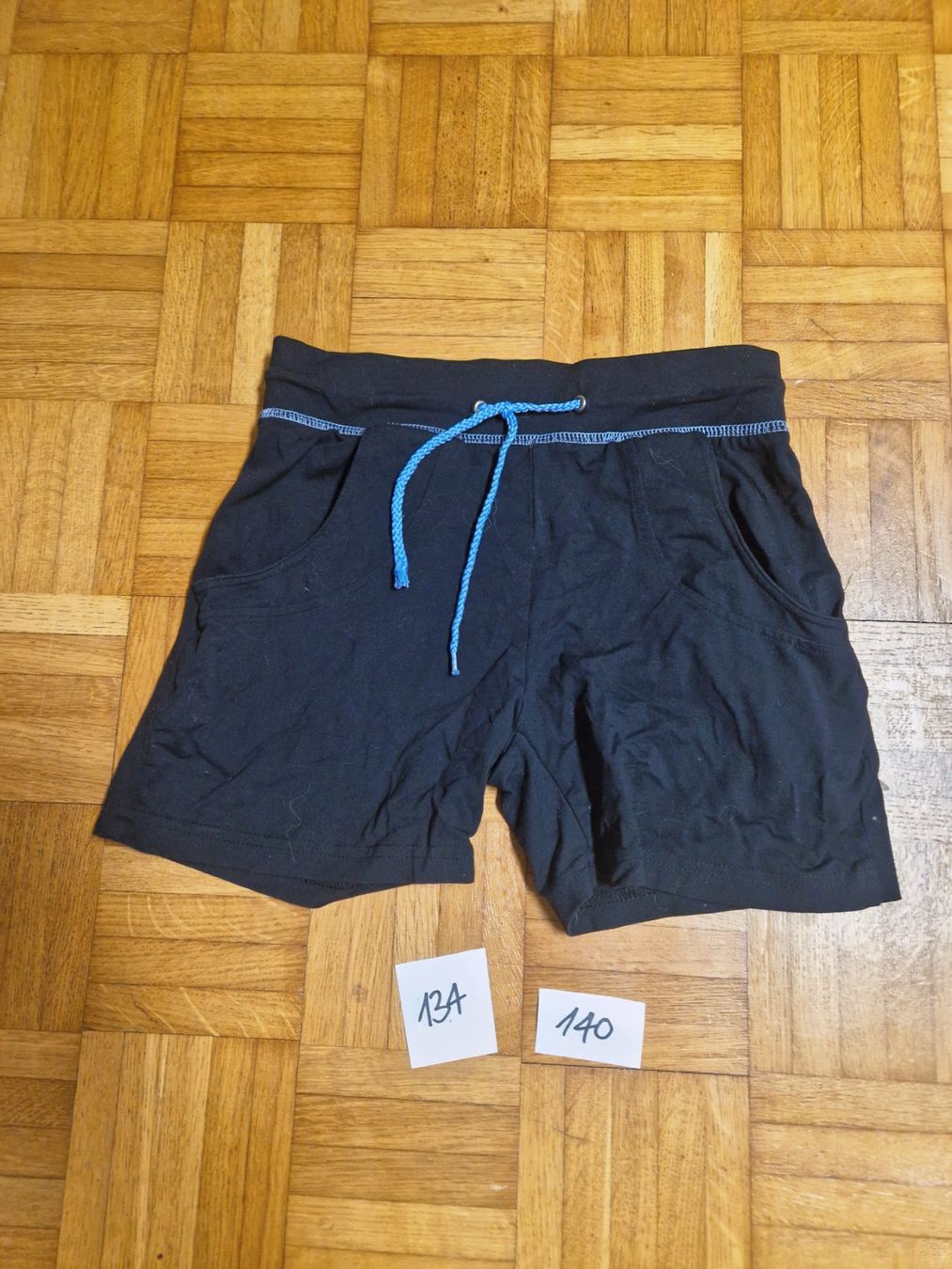 Pantaloni: kurze Hose Grösse 134/140 – Usato da Stüsslingen venduto da white_angel86