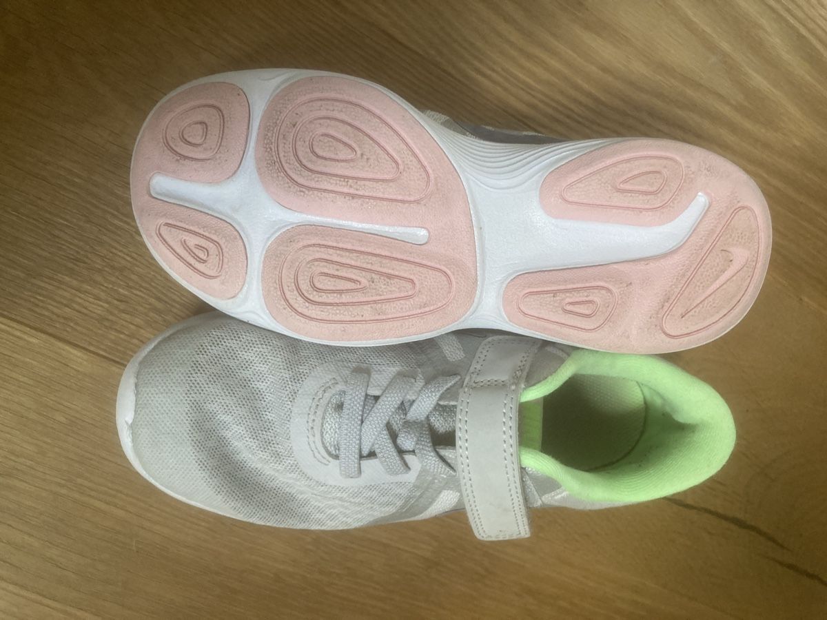 Nike Scarpe da uomo: Nike Turnschuh Gr. 31 – Usato da Kestenholz venduto da sunshinemarie