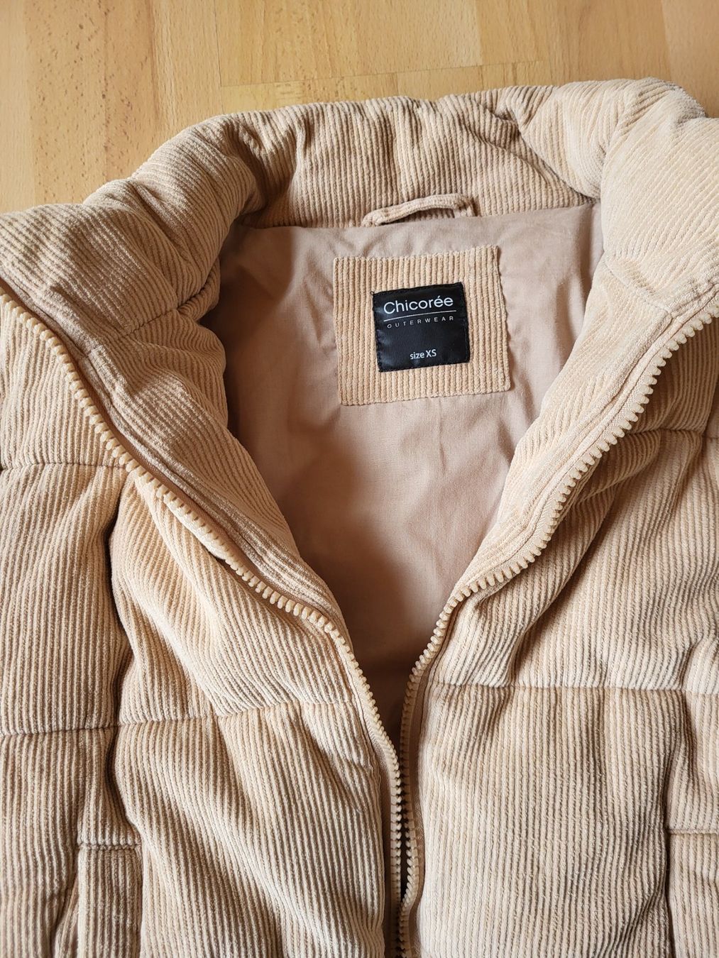 Giacche: CHICOREE Cord Winterjacke – Usato da Eggiwil venduto da kariiina 2