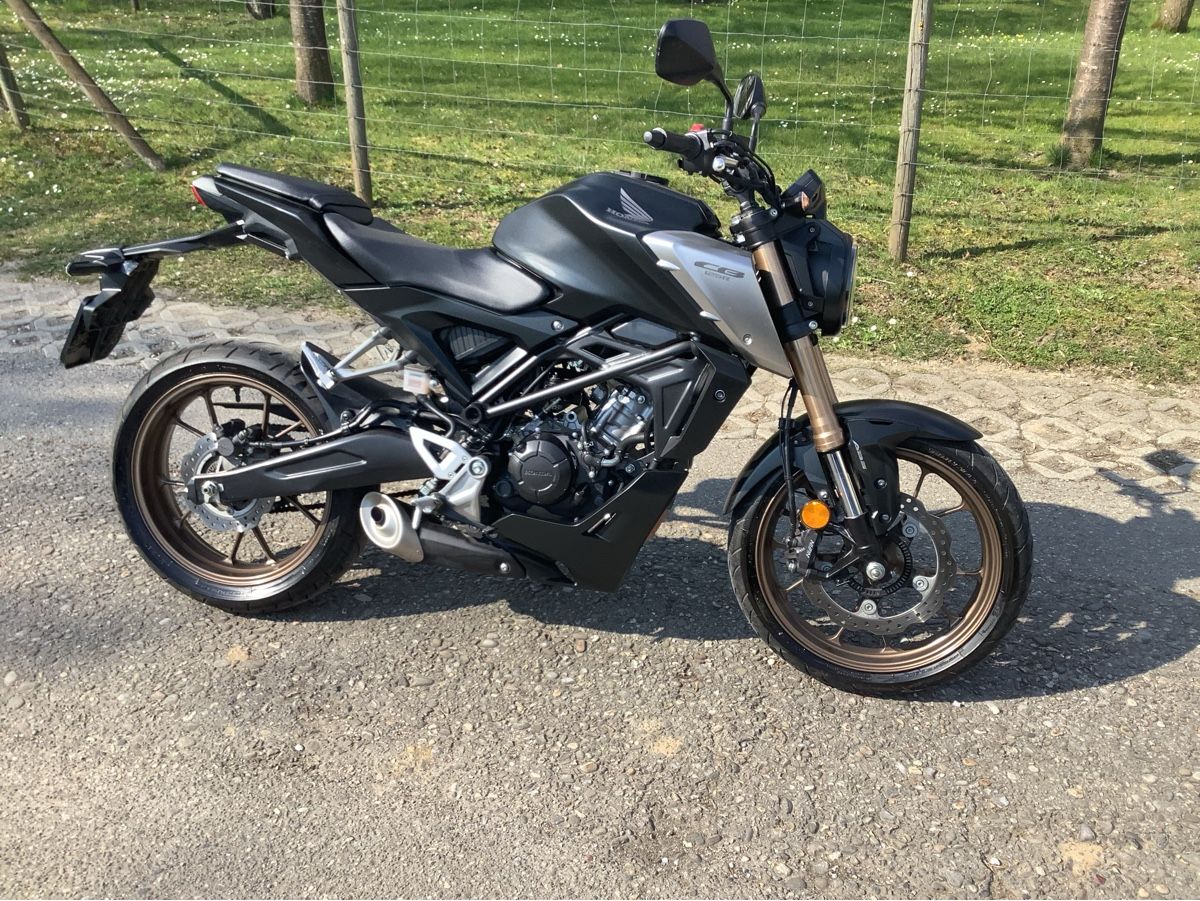 Honda Strada: Honda cb 125 r – Usato da Bettlach venduto da Chleusu70