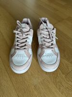 On The Roger Advantage Sneaker Damen Gr. 38.5, neu