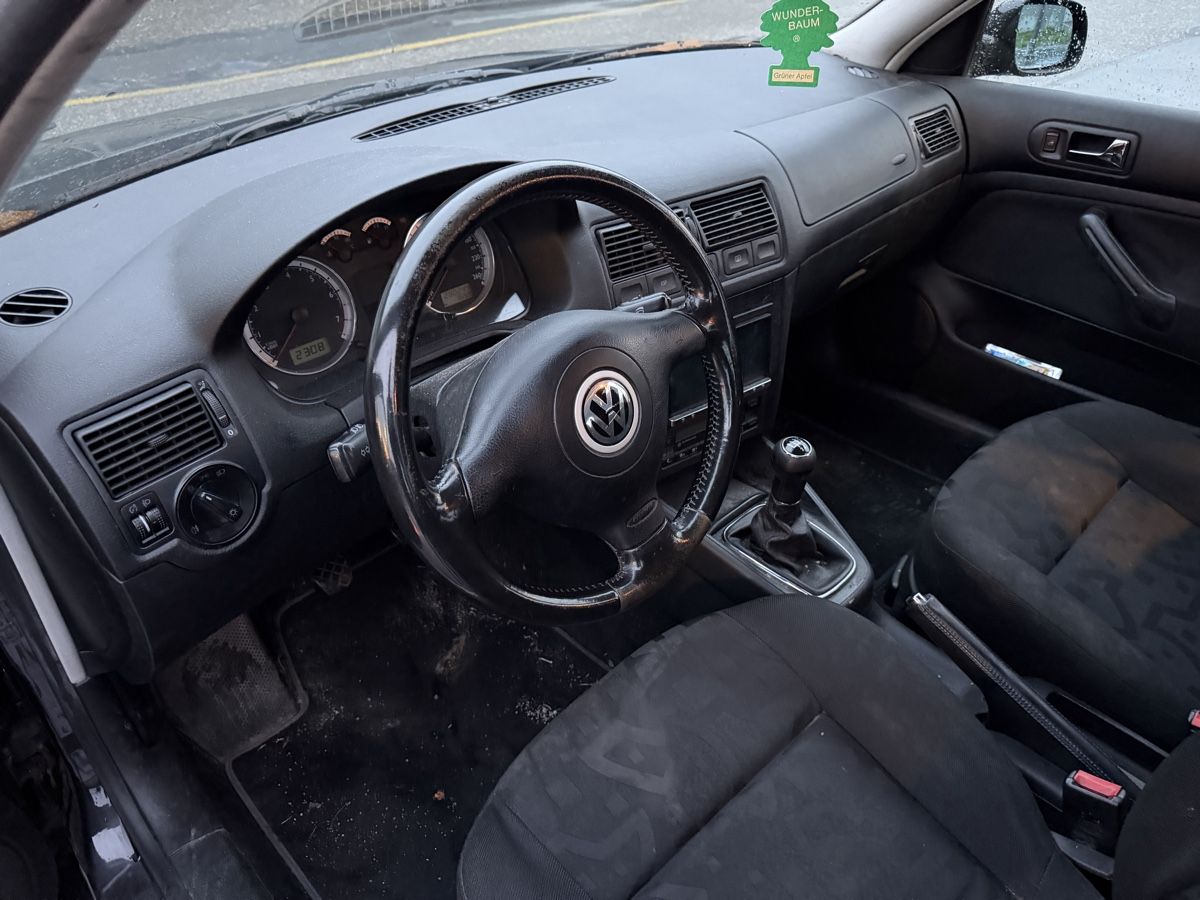 VW Autos: VW Golf 1.6 16V Limousine  – Gebraucht aus Langnau i.E von bb325i 7