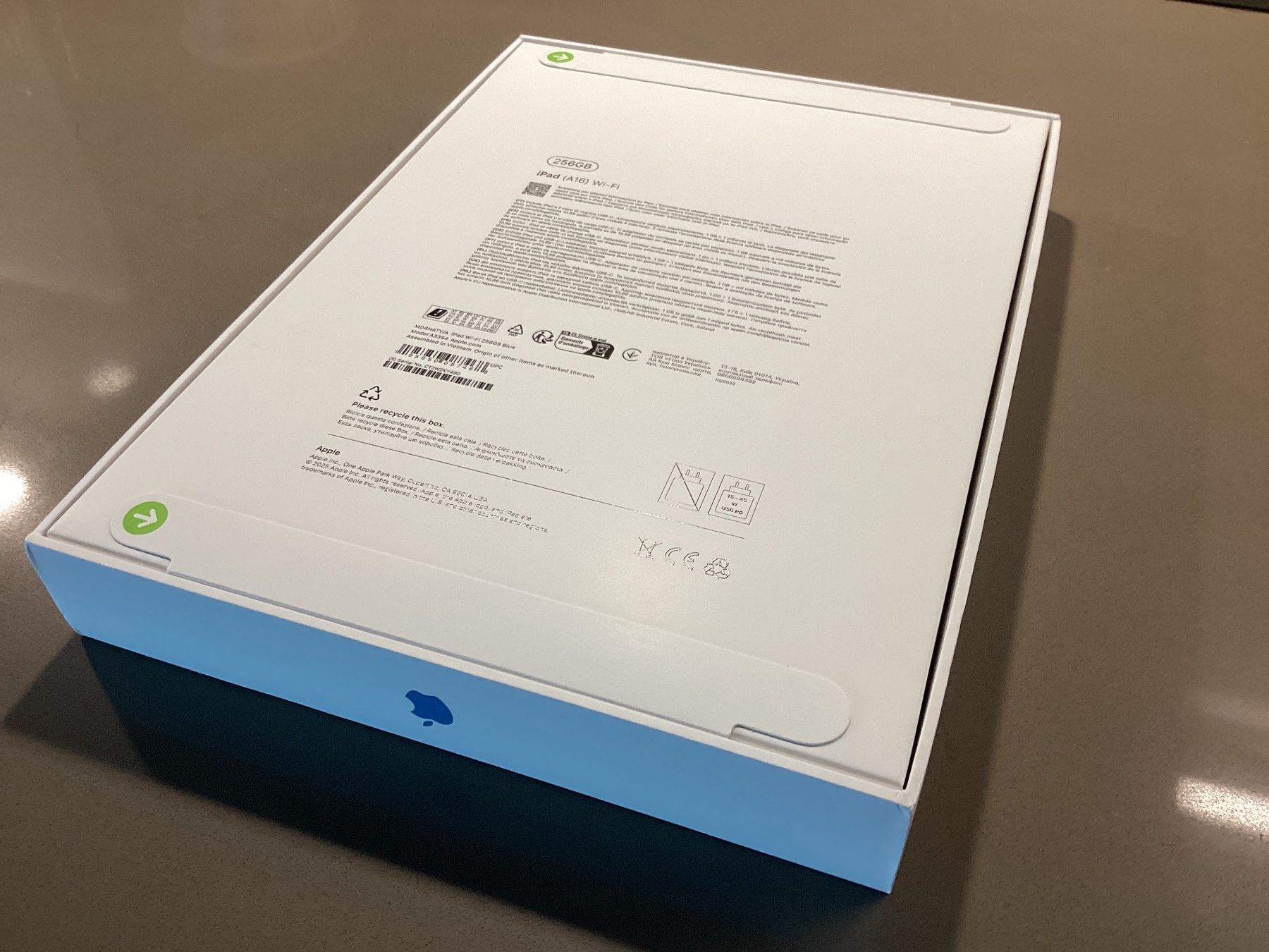 Apple Tablettes PC: IPAD 11   NEUF jamais ouvert blue 256 GB – Neuf avec emballage d'origine à Verossaz par Couchcouch 3