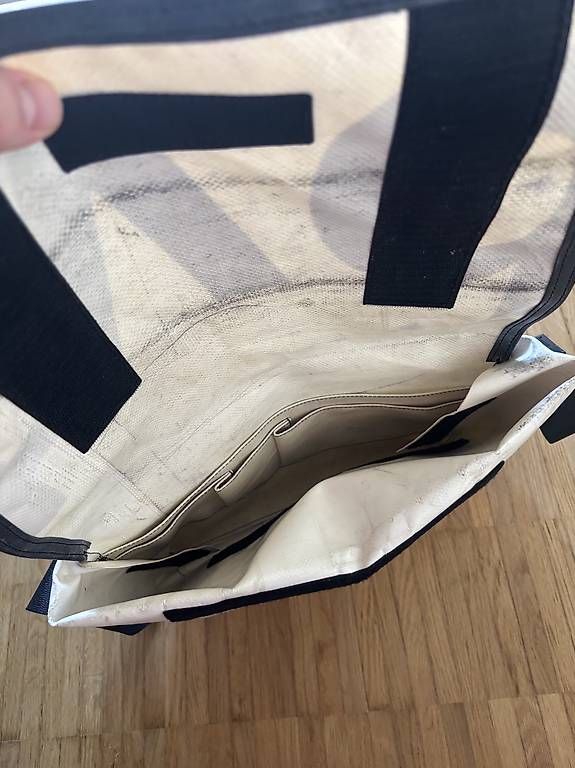 Taschen: Freitag Tasche G5.1 weiss / schwarz – Gebraucht aus Belp von S_B_7 2