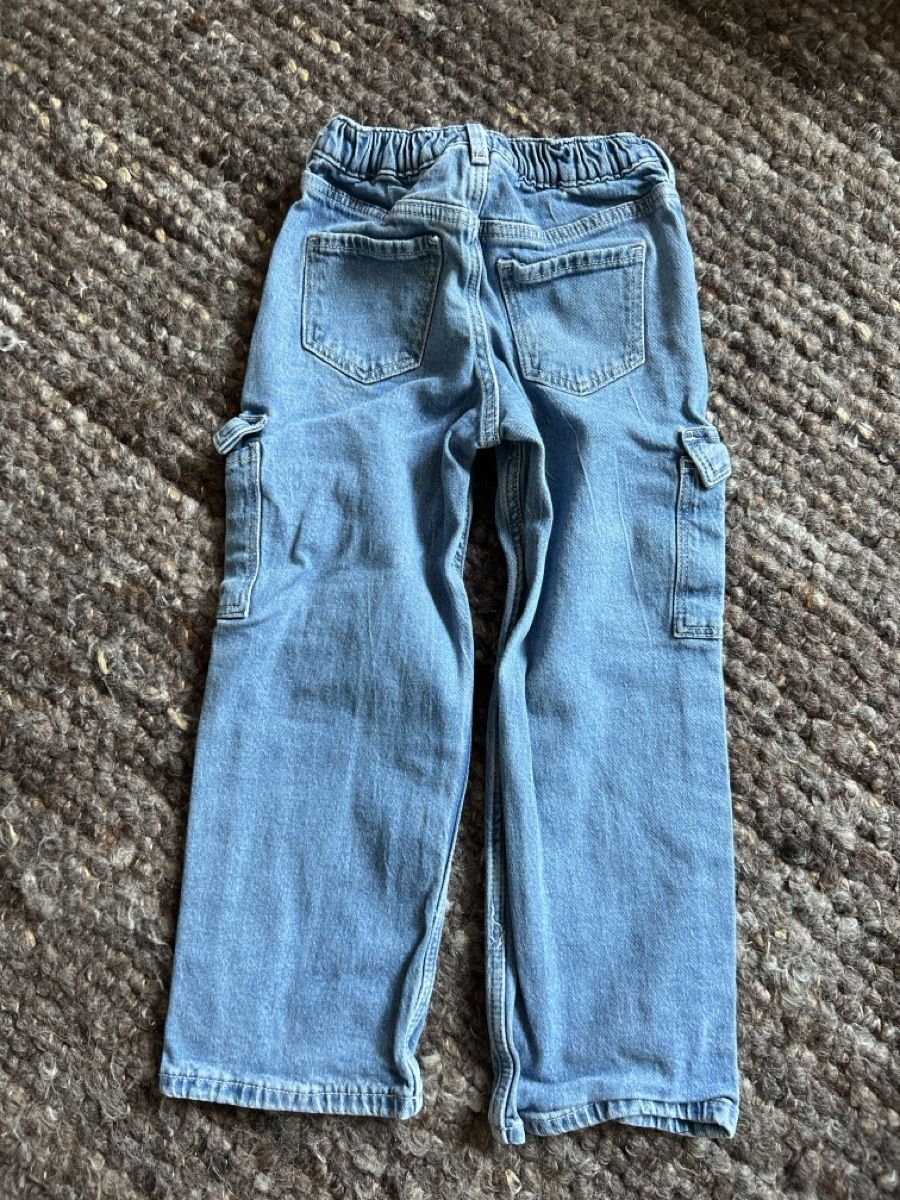 H&M Pantaloni: H&M Kinder Jeans Gr 110 – Usato da Winterthur venduto da LeonoraCor 1