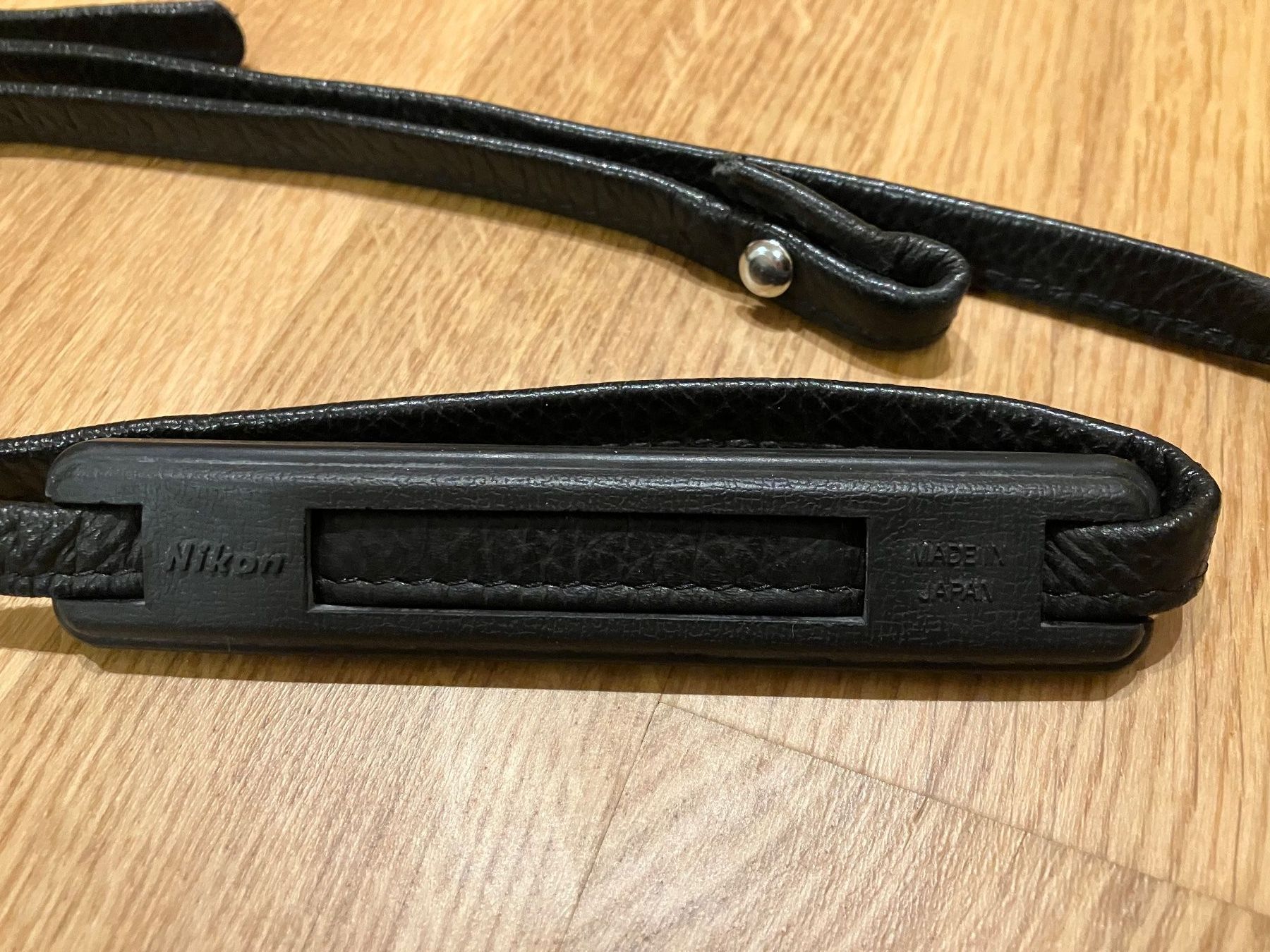 Nikon Altri Accessori: Nikon Kameragurt Leder – Usato da Basel venduto da pat_vq9b 1
