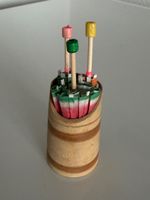 Puppenstuben Holz Schirmständer mit 3x Papier Schirm öffnend