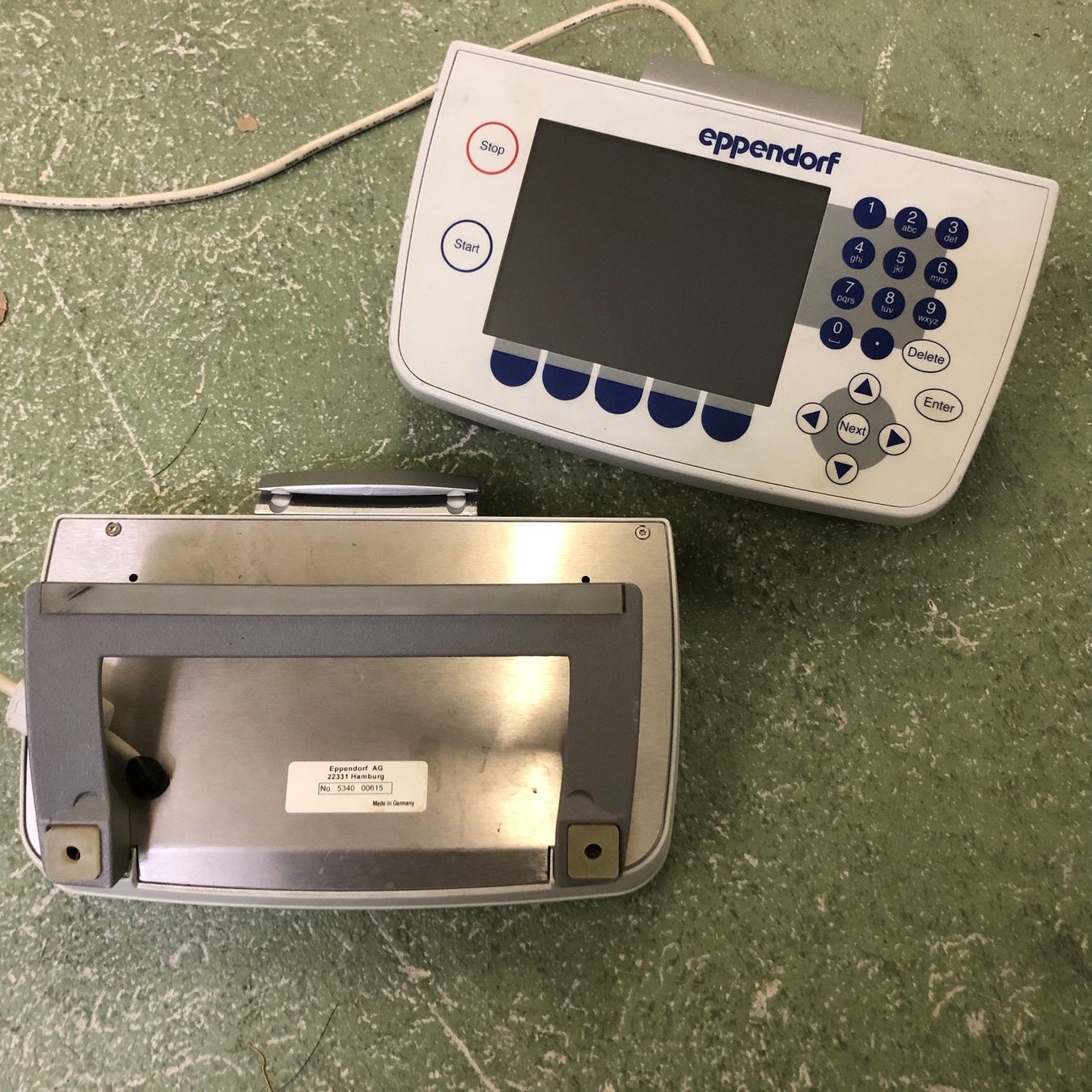 Console: Konsole / Steuercomputer für Eppendorf PCR – Difettoso da Hinterkappelen venduto da atomschnee