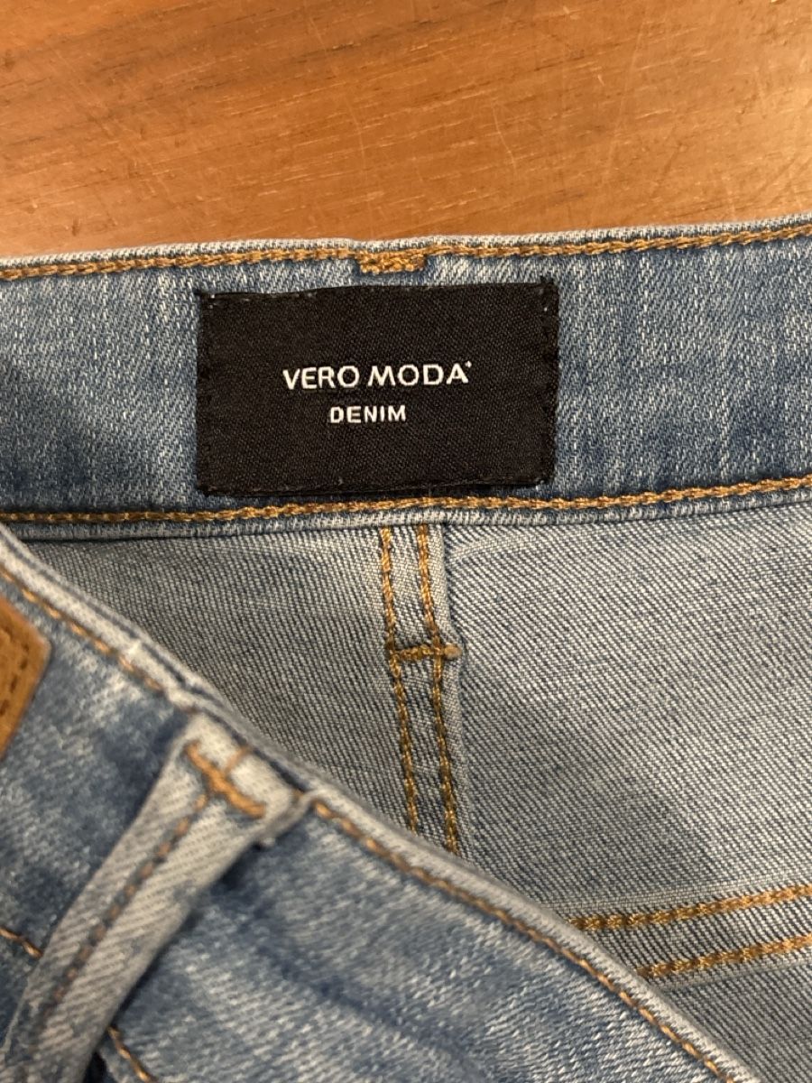 Vero Moda Jeans: Jeans Vero Moda Grösse L/32 – Gebraucht aus Unterentfelden von Lavach 3