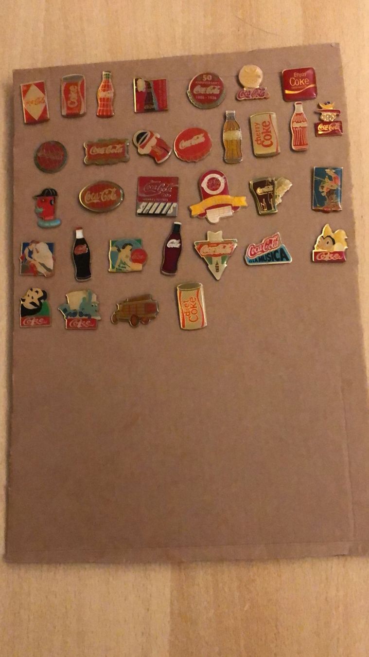 Coca-Cola Placchette & Badge: Vends 32 pins coca – Usato da Corpataux venduto da pfi_27t6 1
