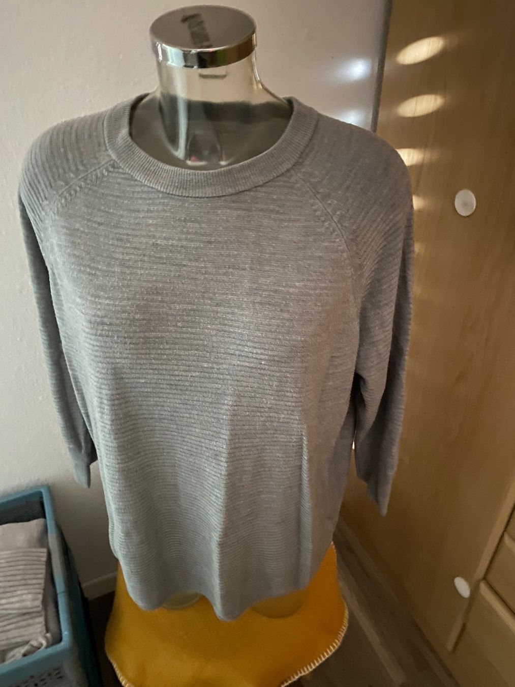 Maglioni & Felpe: Jacqueline de Yong leichter Pulli Grösse S – Usato da Allenwinden venduto da Obalu 1