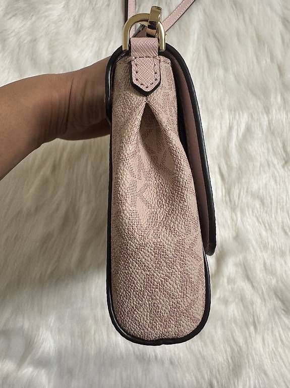 Taschen für Damen: Michael Kors Umhängetasche "rosa" – Gebraucht aus Zürich von dig_7v7m 2